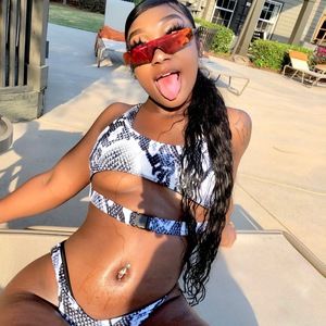 Meet your Posher, Lexis